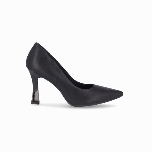 Zapatilla Stiletto color negro tacón alto 9 cm puntera en punta para mujer colección Silvana. Diseño clásico y elegante, suela adherente, plantilla anatómica.